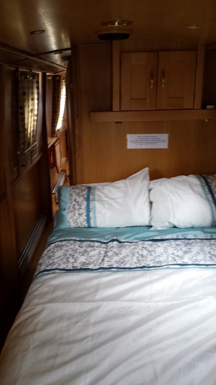 Shared narrow boat Kallista