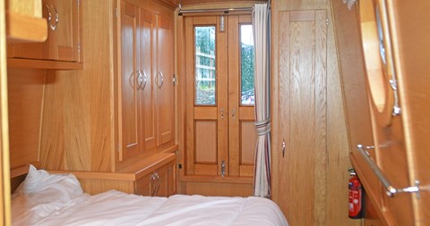 Shared narrow boat Solace